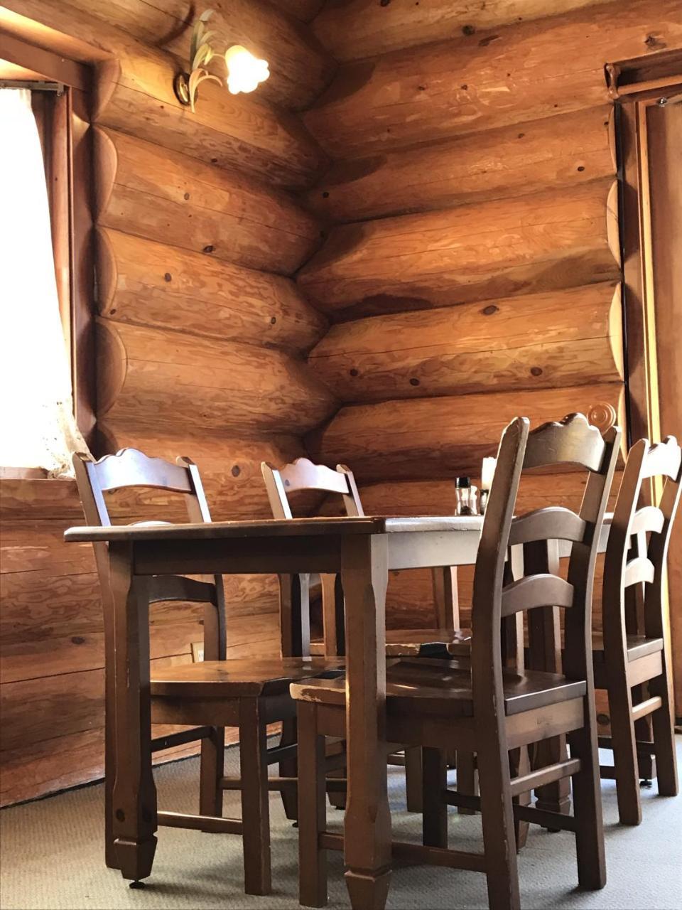 Log Hotel Kamloops Shinano  Bagian luar foto