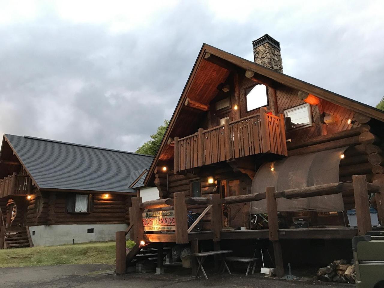 Log Hotel Kamloops Shinano  Bagian luar foto